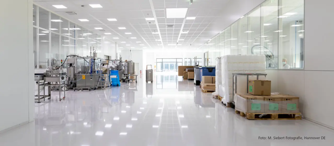 Lager und Produktionshalle 