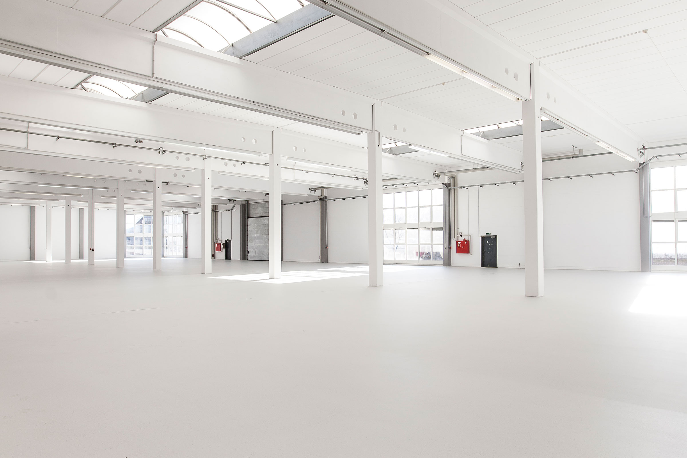 Il capannone industriale di Hydro-Tech GmbH Bobingen è stato rinnovato con il rivestimento StoCrete.