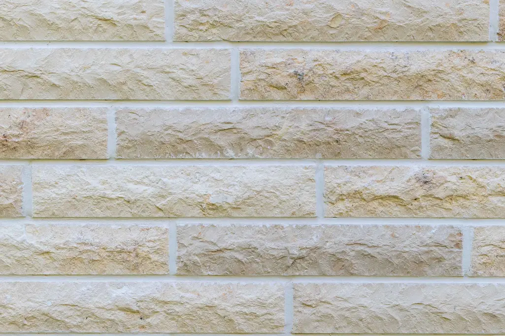 StoStone, Steine: Sto-Fossil Bavaria Yellow, sandgestrahlt, Sto-Fossil Bavaria Yellow, geschliffen.