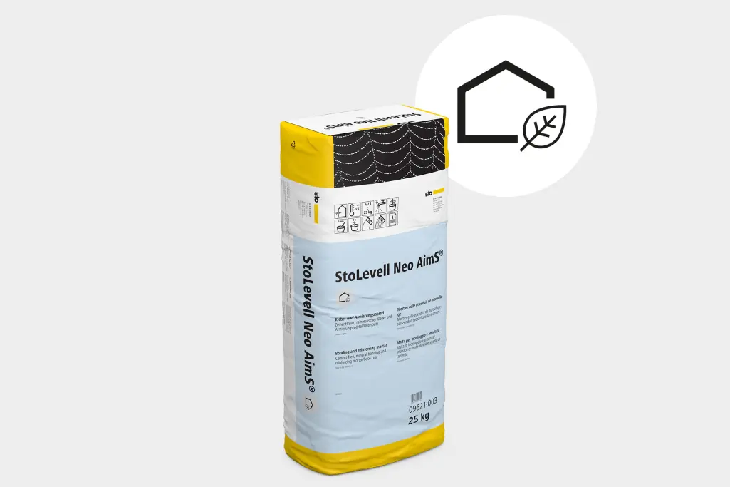 Sack mit dem zementfreien Klebe- und Armierungsmörtel StoLevell Neo AimS 