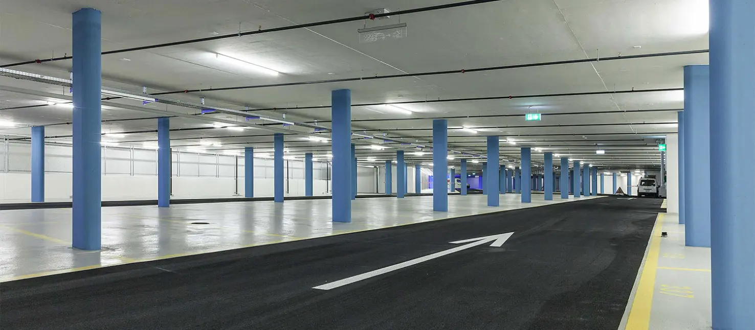 Foto Parkebene in blau Parkhaus Teuchelweiher Winterthur 