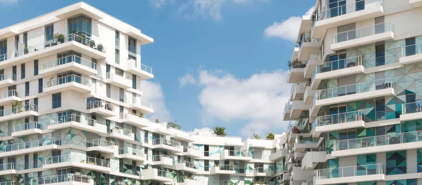 Dämmsysteme Fassade Wohnanlage in Frankreich, StoVentec Glass, StoTherm Classic®