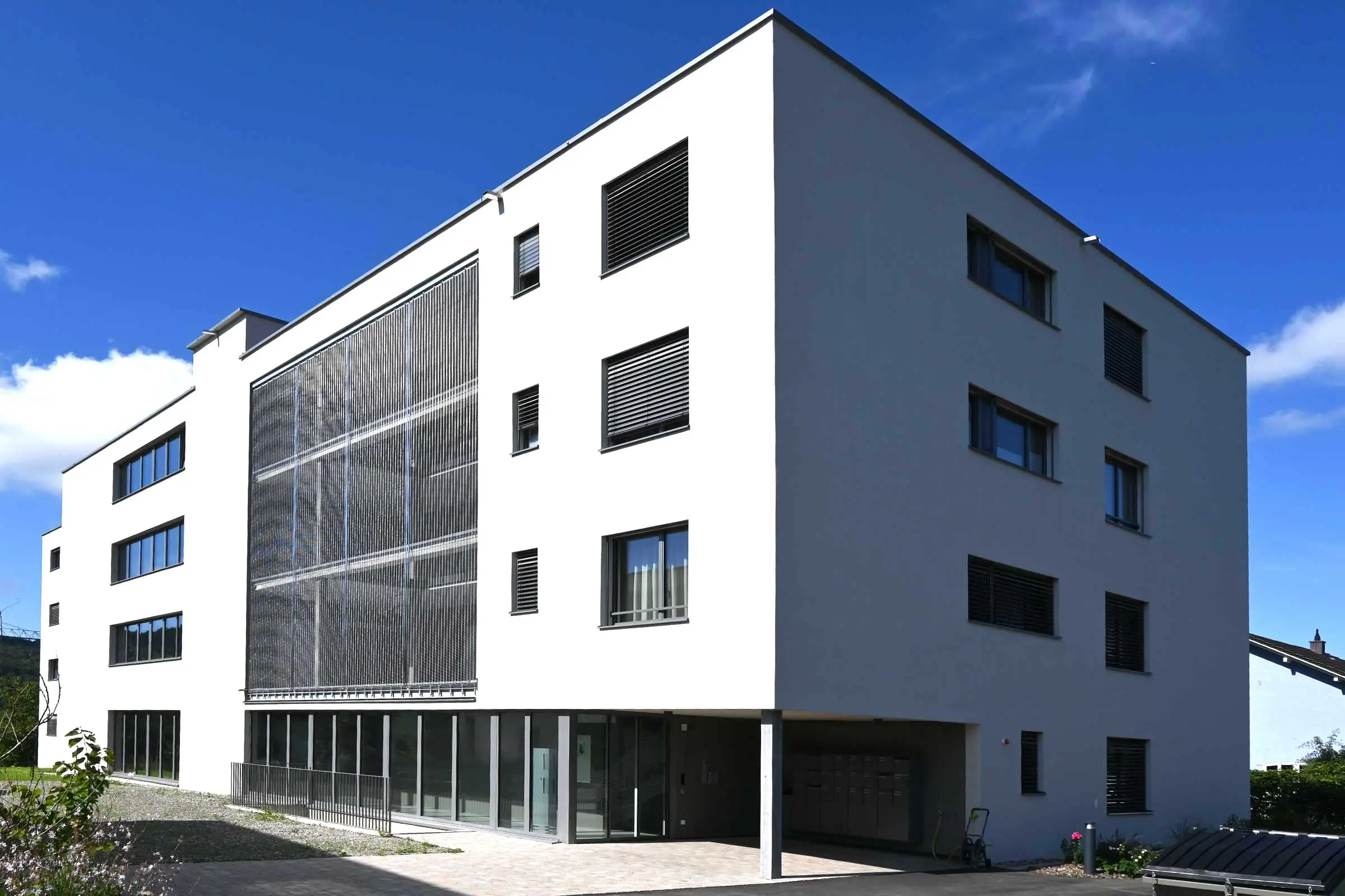 Gesamtansicht Mehrfamilienhaus Alterszentrum Beringen