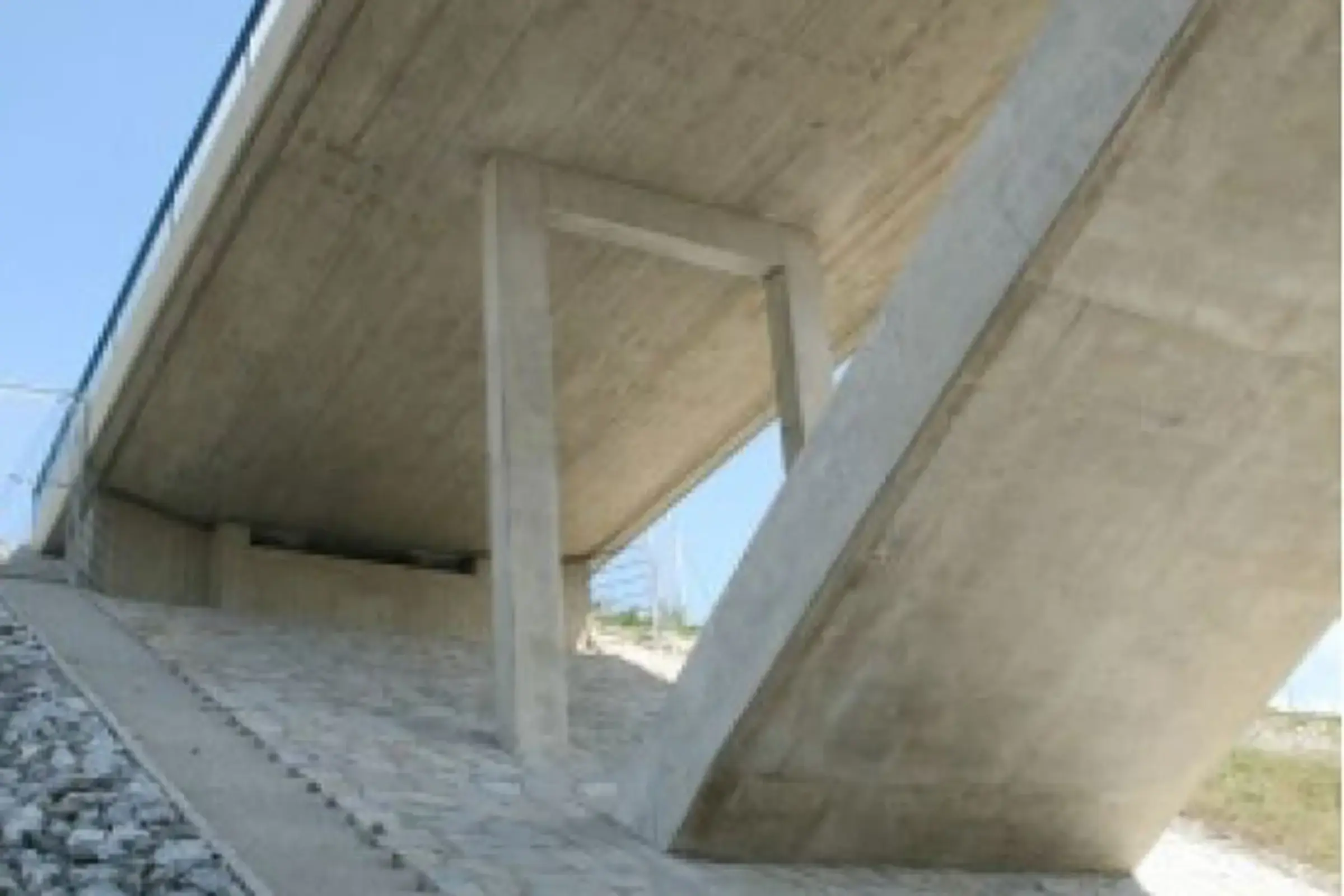 Pont en béton près de Füssen vu d'en bas