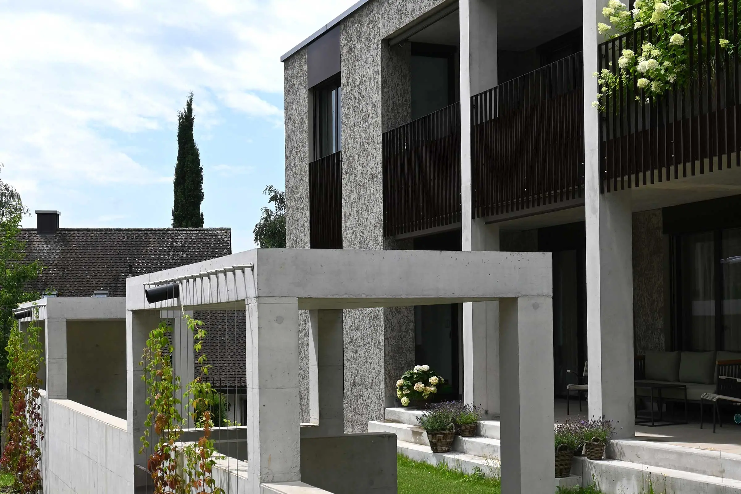 Teil einer Überbauung mit 2 Mehrfamilienhäusern mit der Fassadenbeschichtung StoSignature