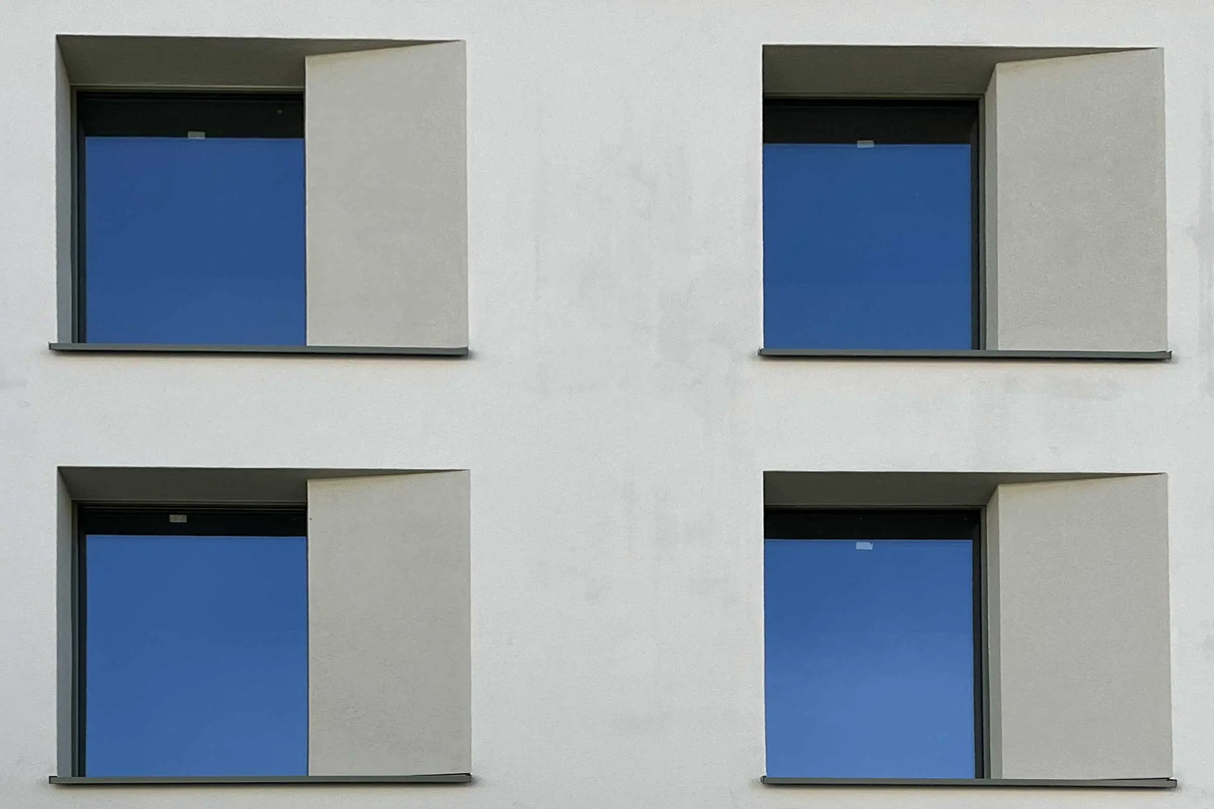 Ansicht Fassadenausschnitt mit 4 Fenstern