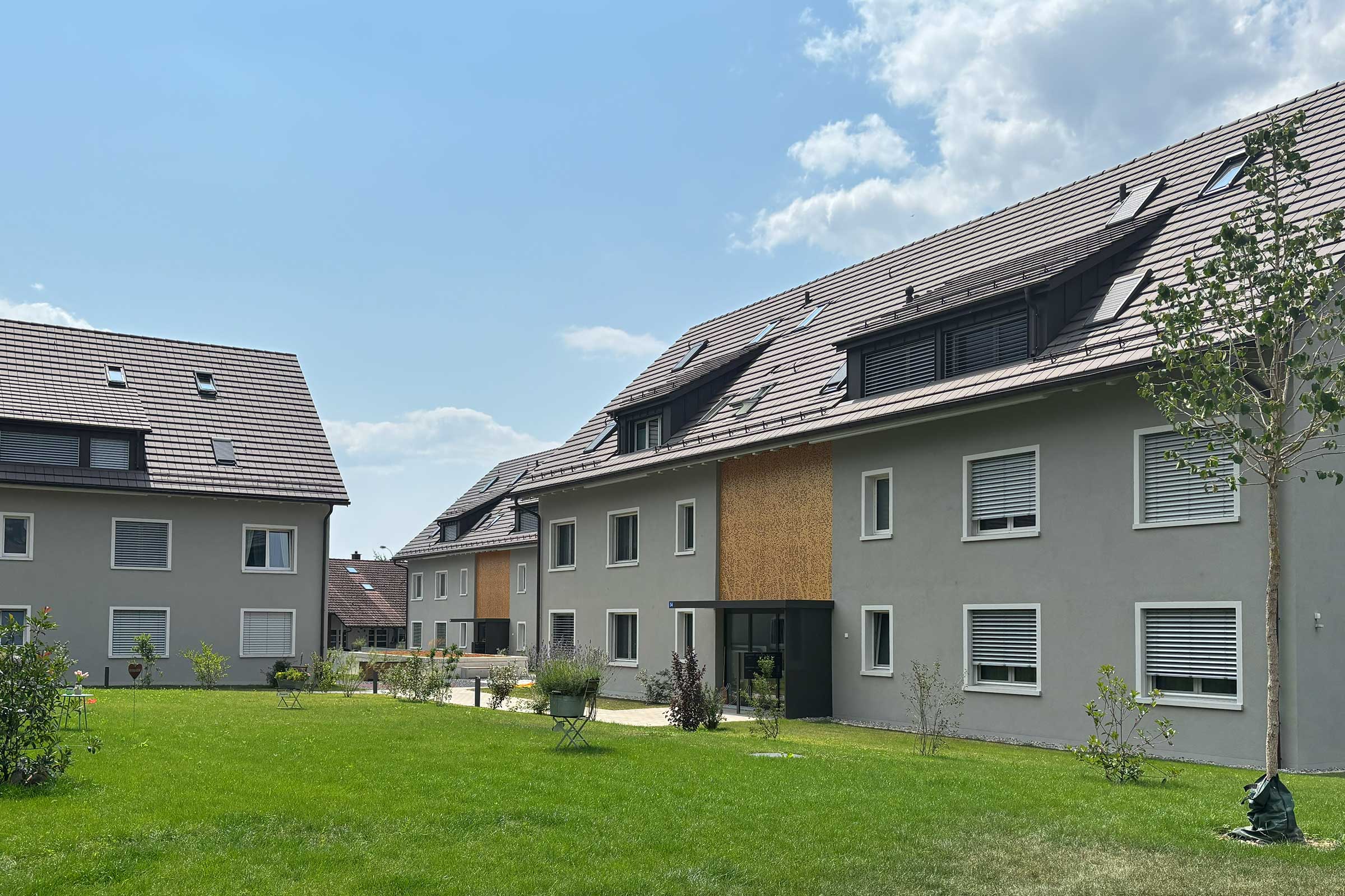4 MFH Haingartenstrasse 32-28, Hallau CH