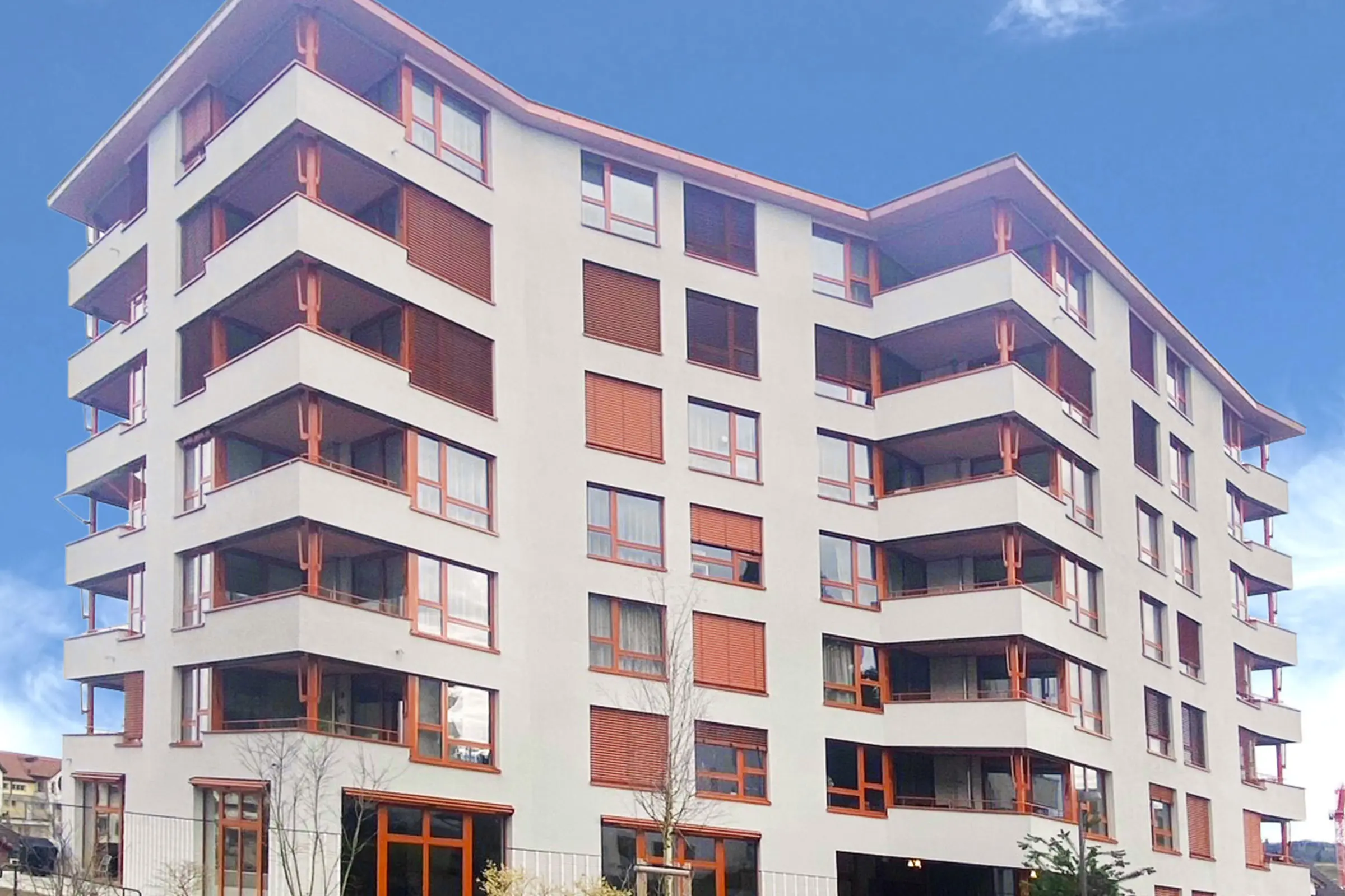 Gesamtansicht Mehrfamilienhaus und Alterssiedlung Wetzikon