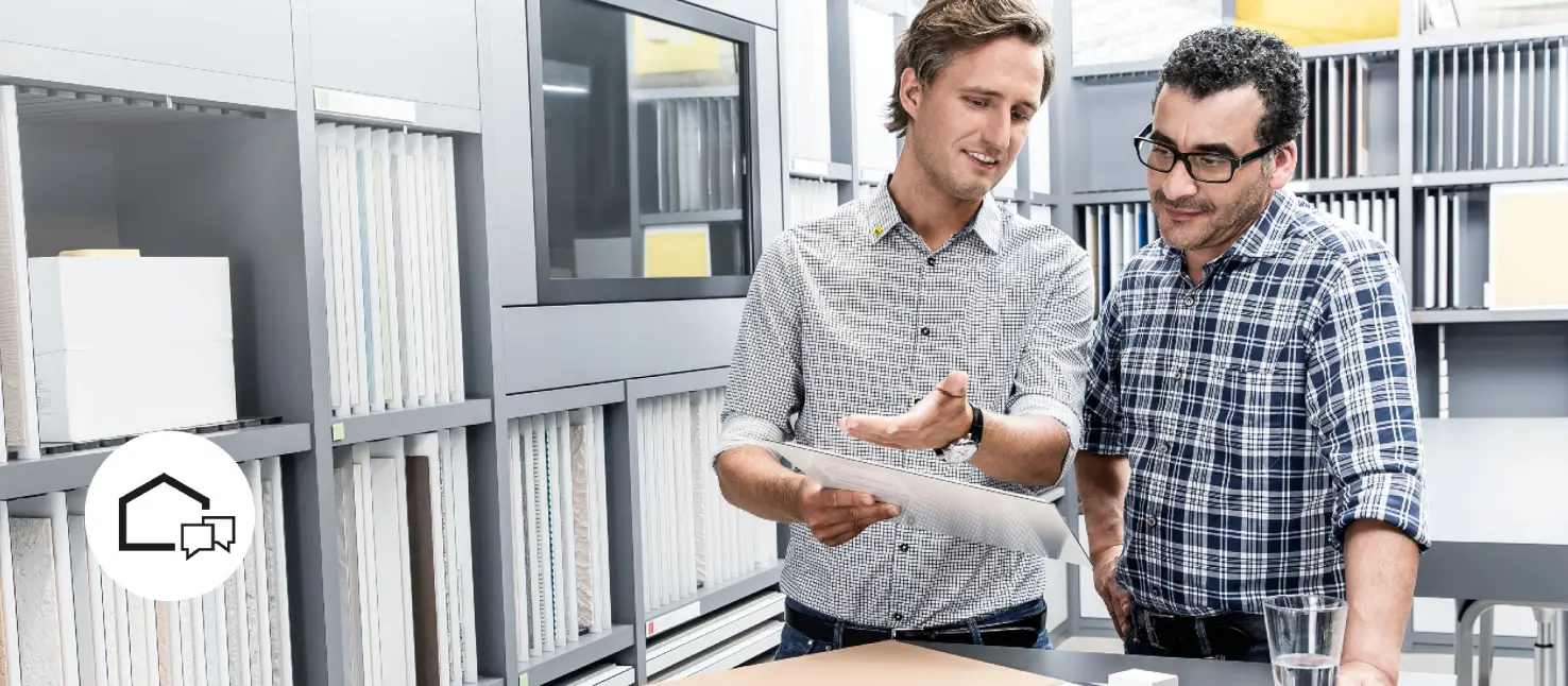 Beratungsgespräch im Showroom