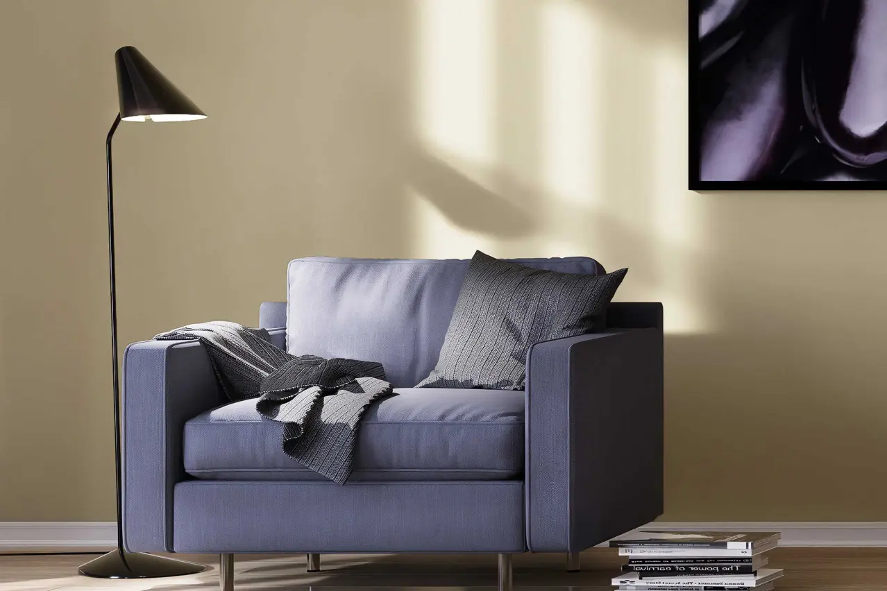 Schlafzimmer-Detail Sessel und Lampe, Wand dahinter gestaltet mit Interior Colors 24+ von Sto