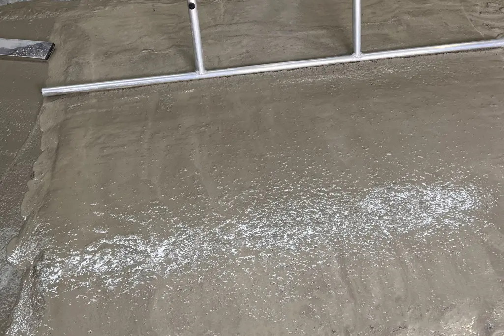 Verarbeitung von StoCrete TG 302 mit Schwabbelstange