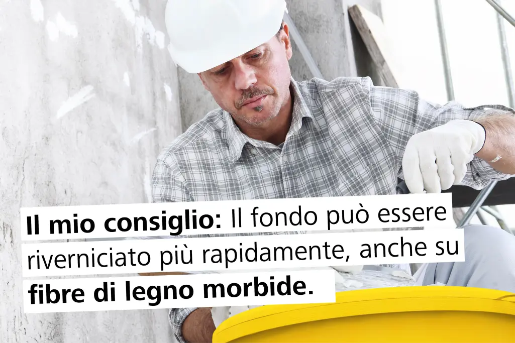 L'artigiano al lavoro sulla facciata dice: il mio consiglio: l'intonaco di fondo può essere rifinito